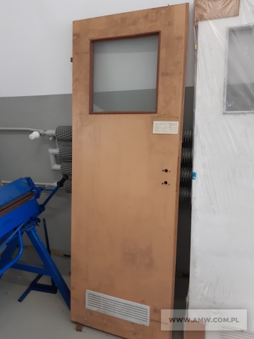 Elementy infrastruktury - pakiet zawierający 25 poz. asort. (wg oddzielnego wykazu), w tym m.in.: drzwi, okna, niszczarki itp. 